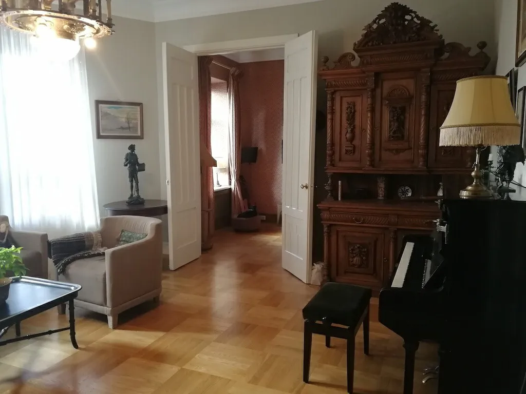Сталинка с паркетом и пианино, фото 13