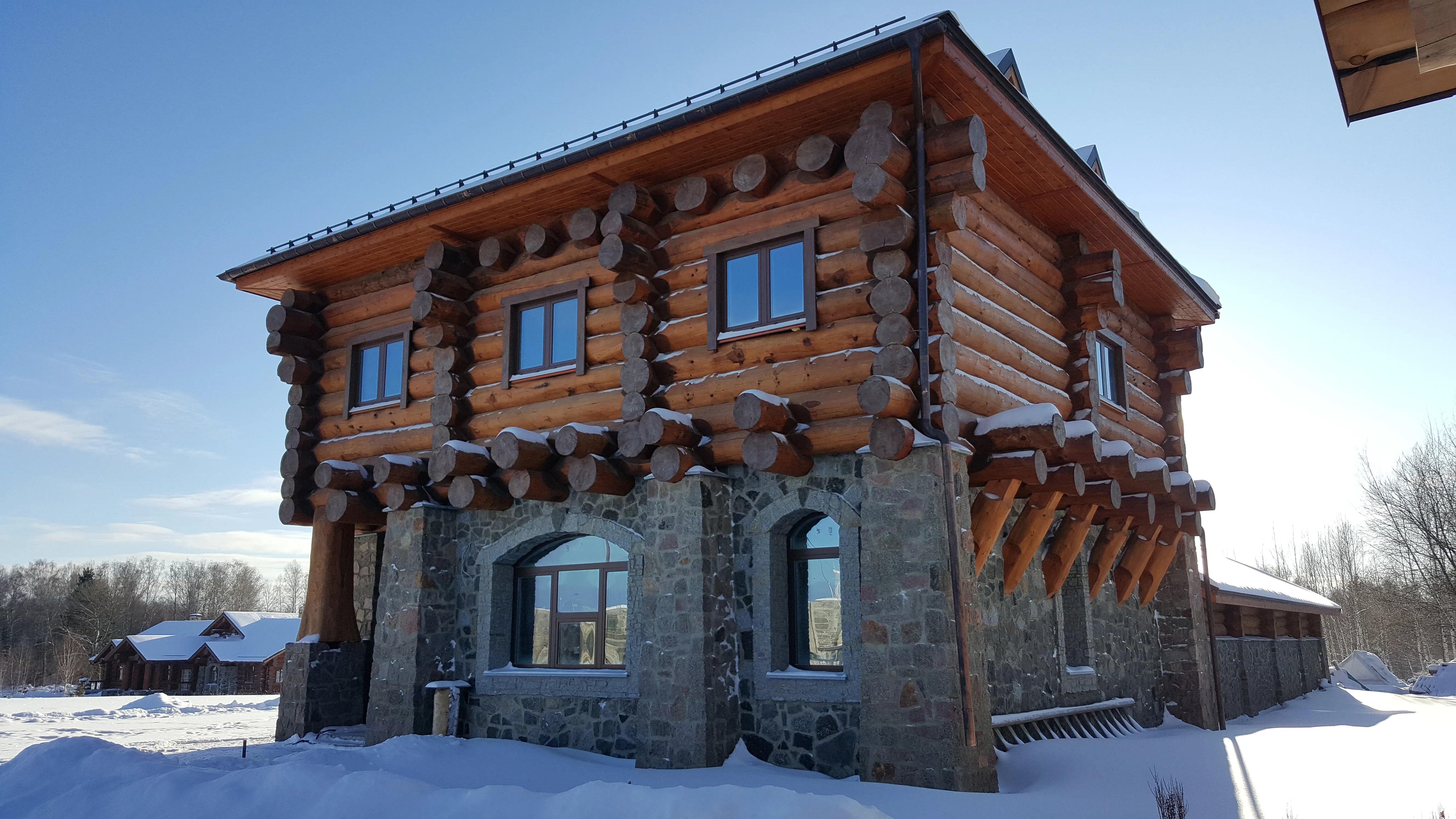 Брёвна и камень, фото 3