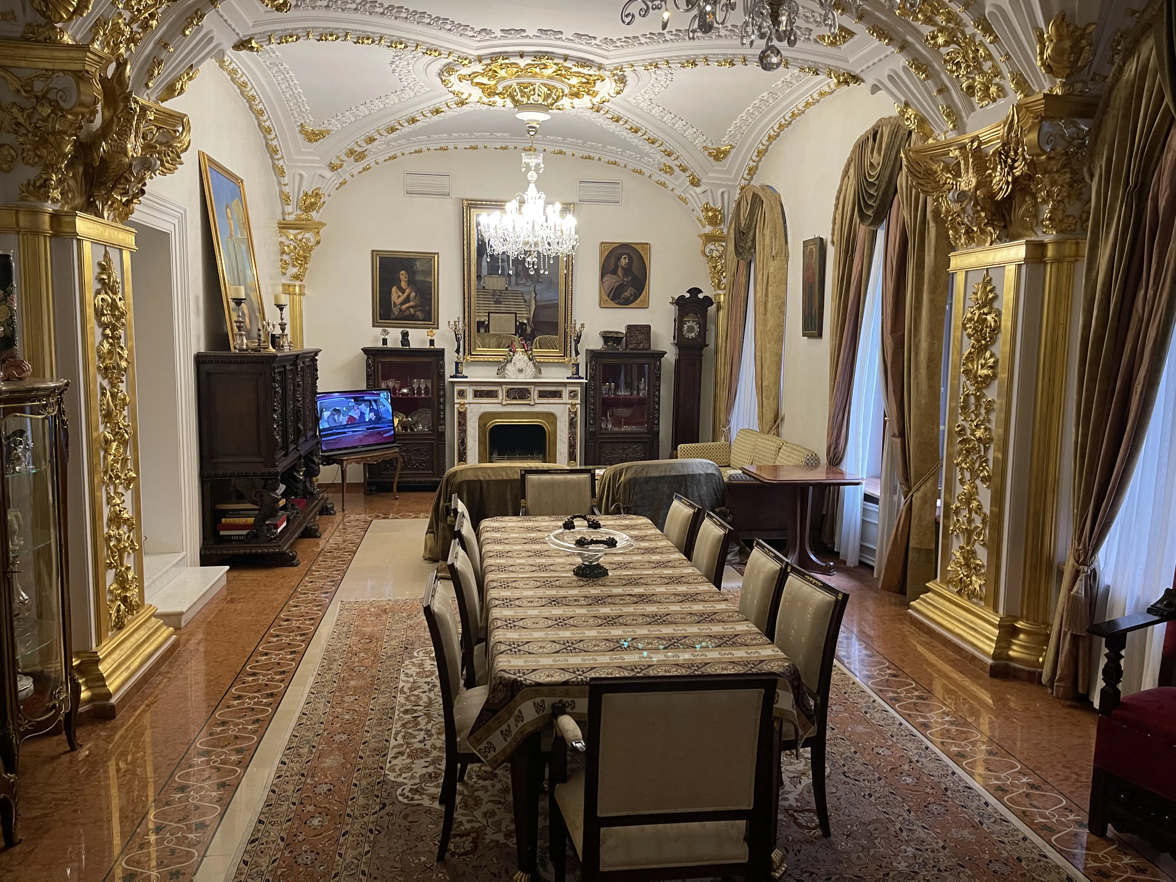 Усадьба с лестницей и арками, фото 23