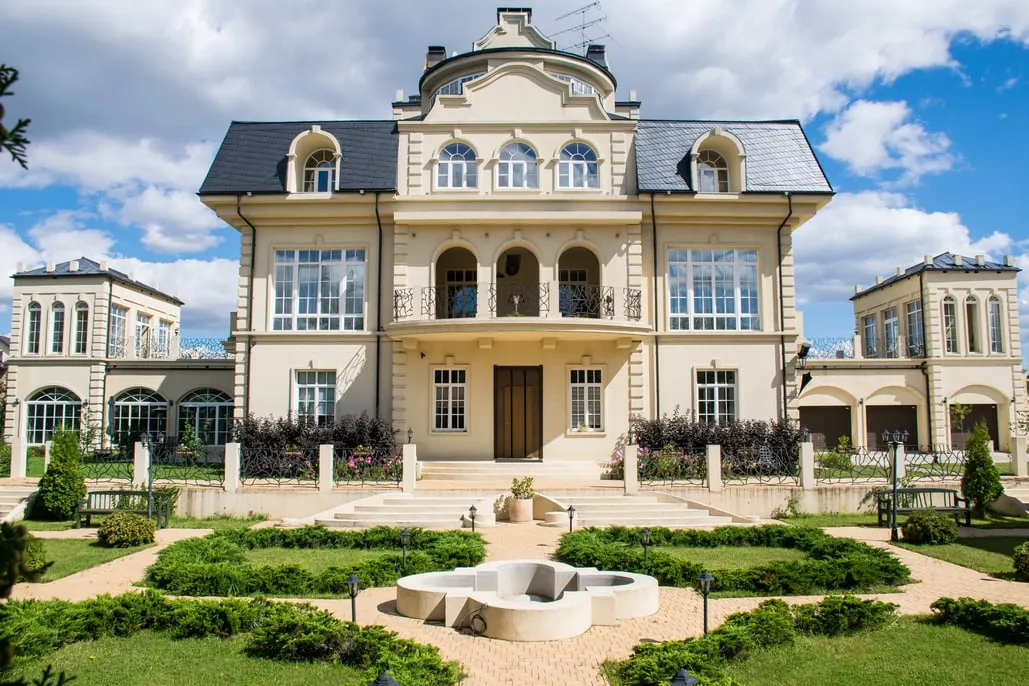 Классическая усадьба с фонтаном, фото 23
