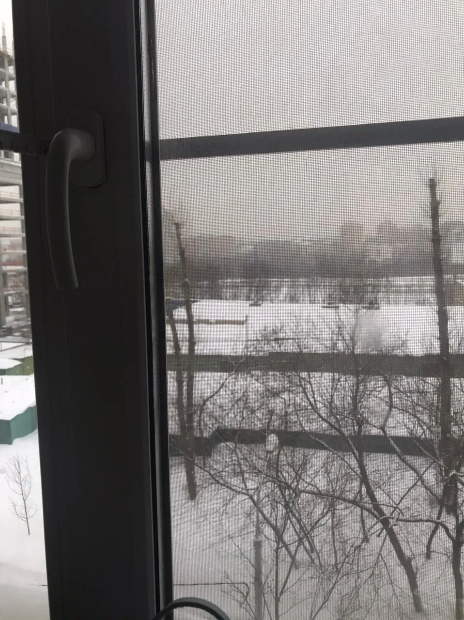 Хрущёвка со снегом за окном, фото 10
