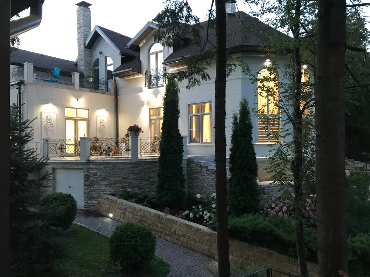 Загородный дом с террасами, фото 1