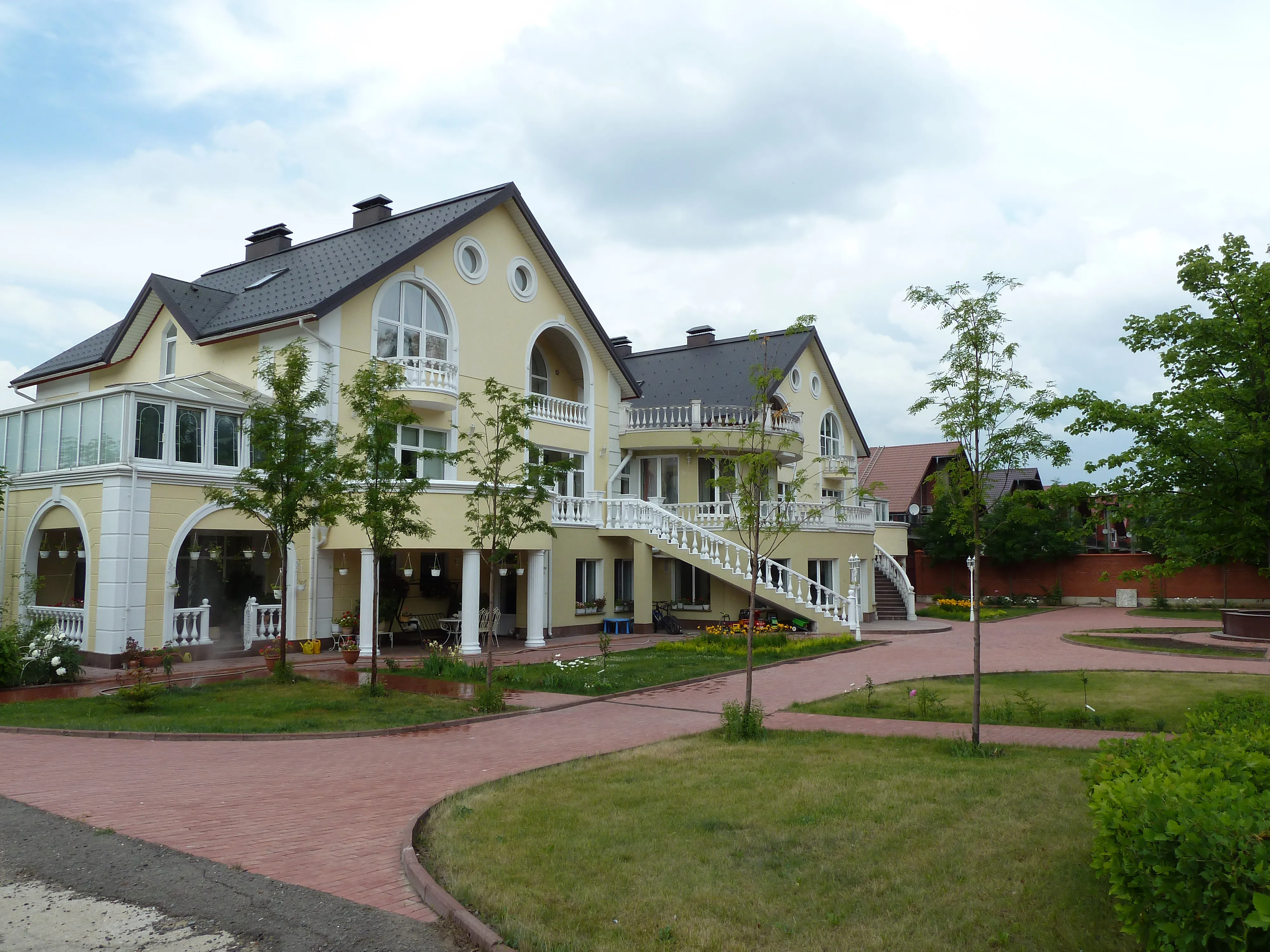 Парадный дом с фонтаном, фото 1