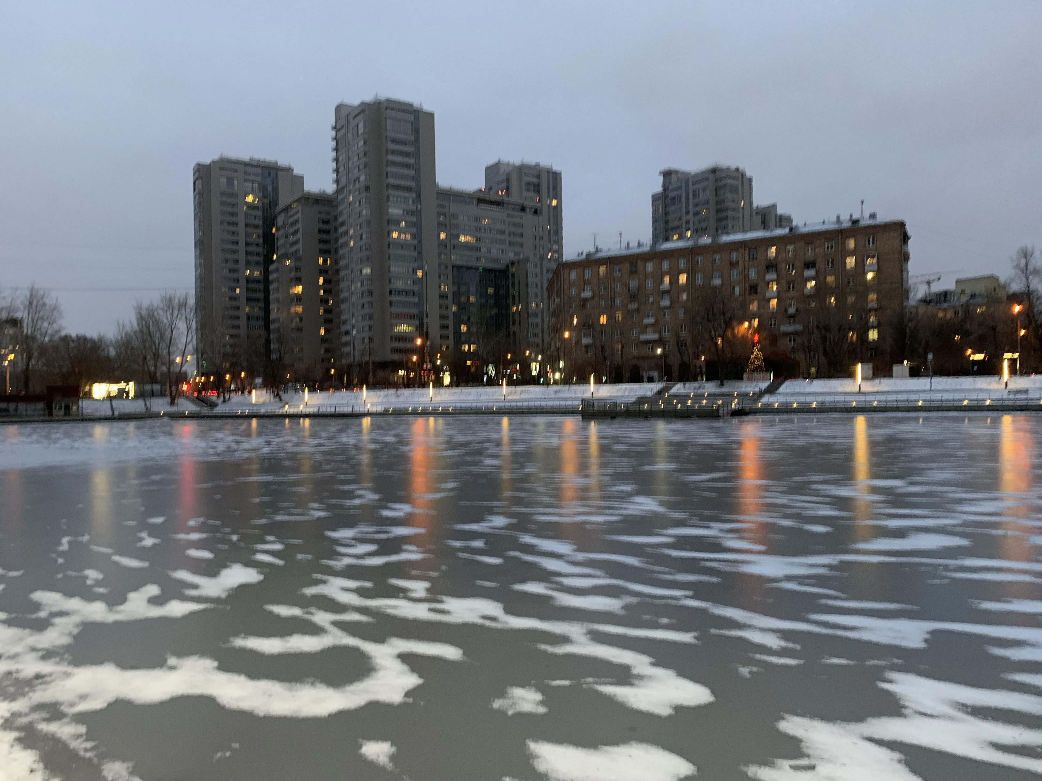 Парк с видом на воду, фото 1