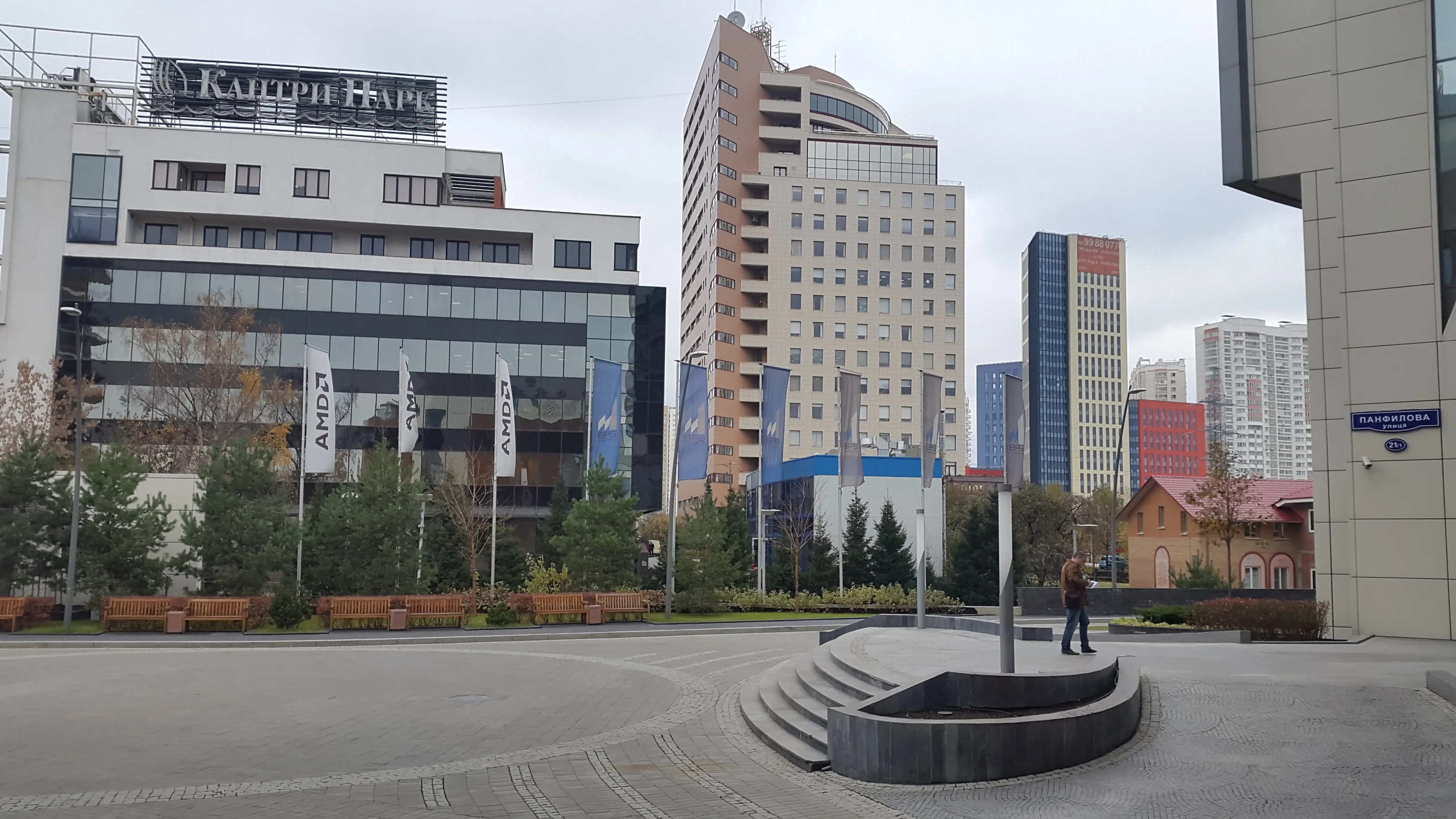 Современный медцентр с видом на город, фото 3