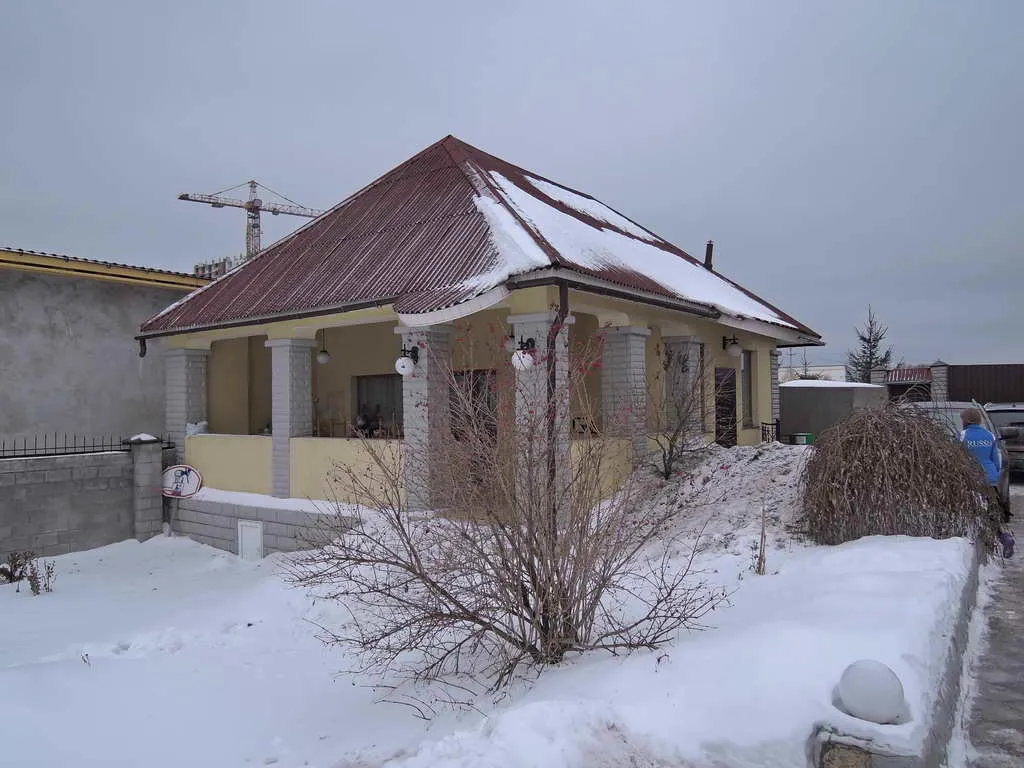 Желтый дом с балконом, фото 18