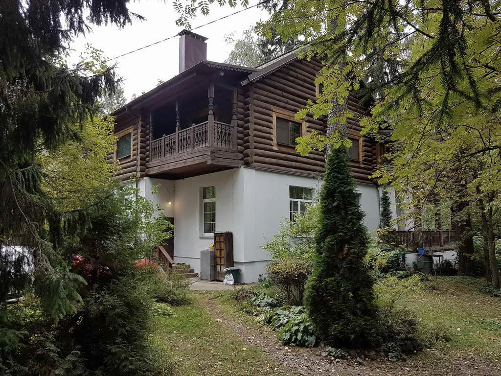 Бревенчатый дом с аркой, фото 9