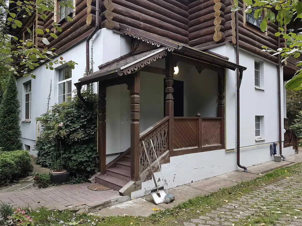 Бревенчатый дом с аркой, фото 8