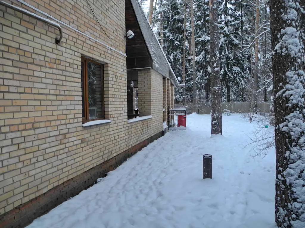 Кирпичная дача в лесу, фото 7