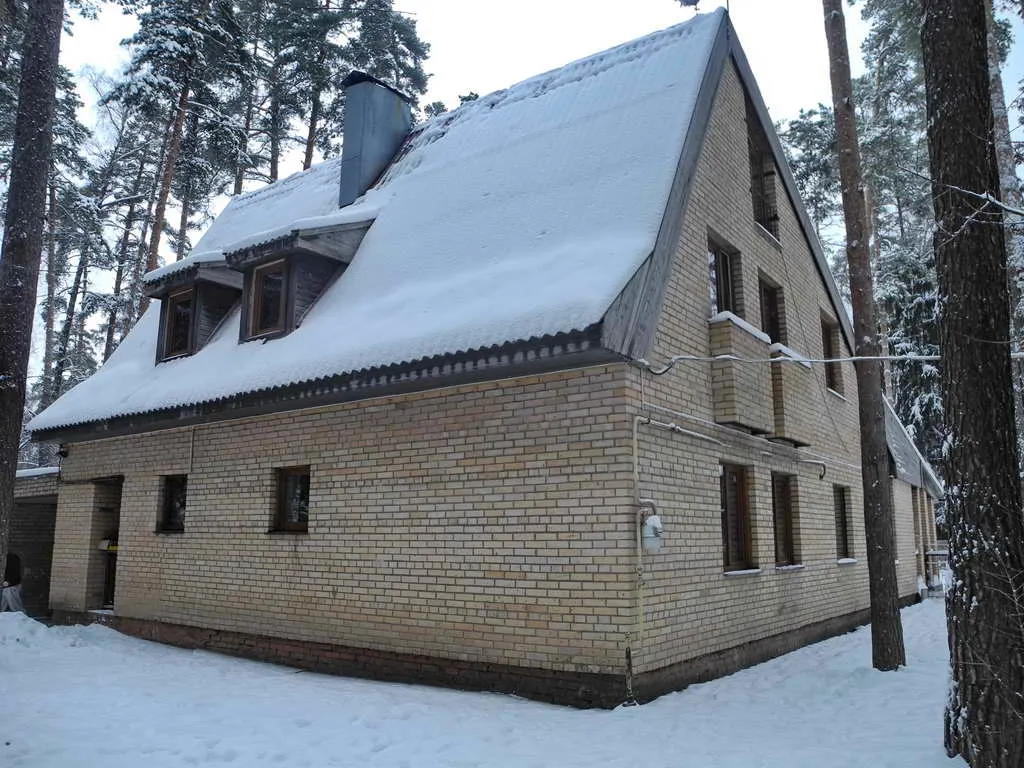 Кирпичная дача в лесу, фото 6