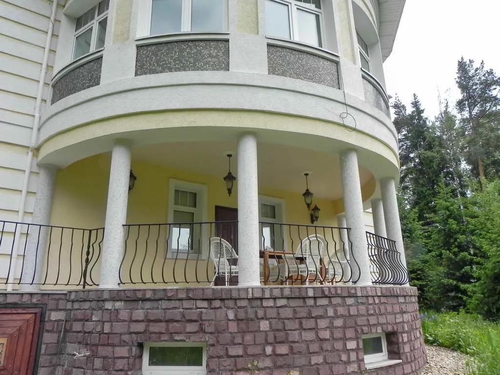 Классический дом с елями, фото 16