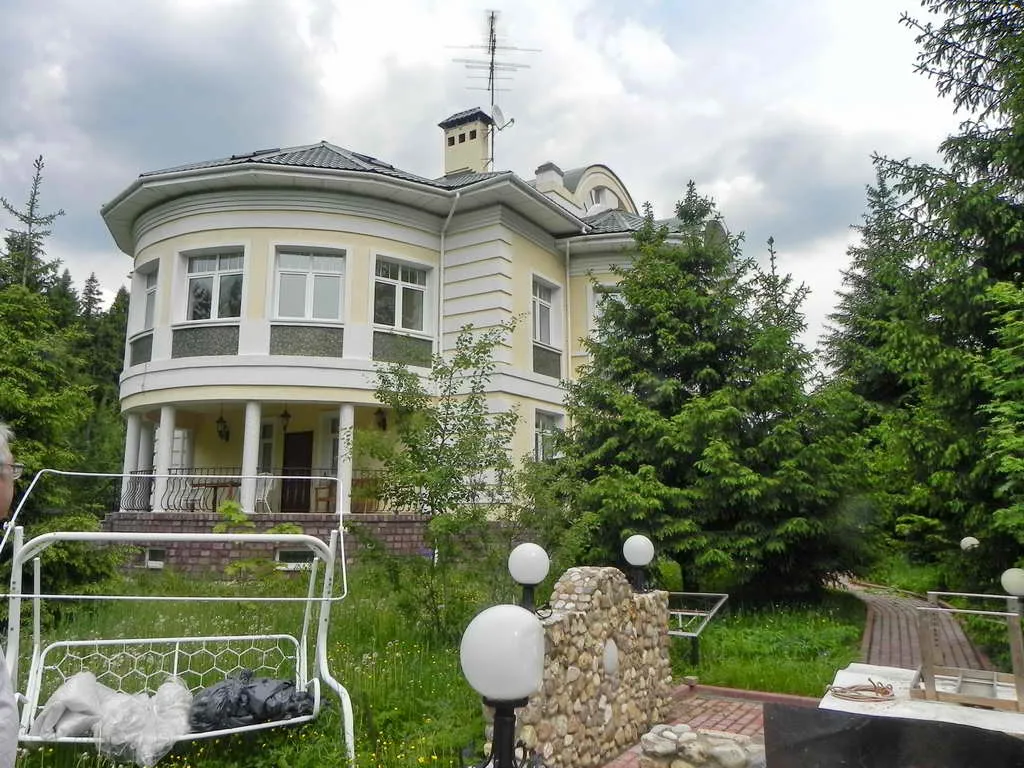 Классический дом с елями, фото 11