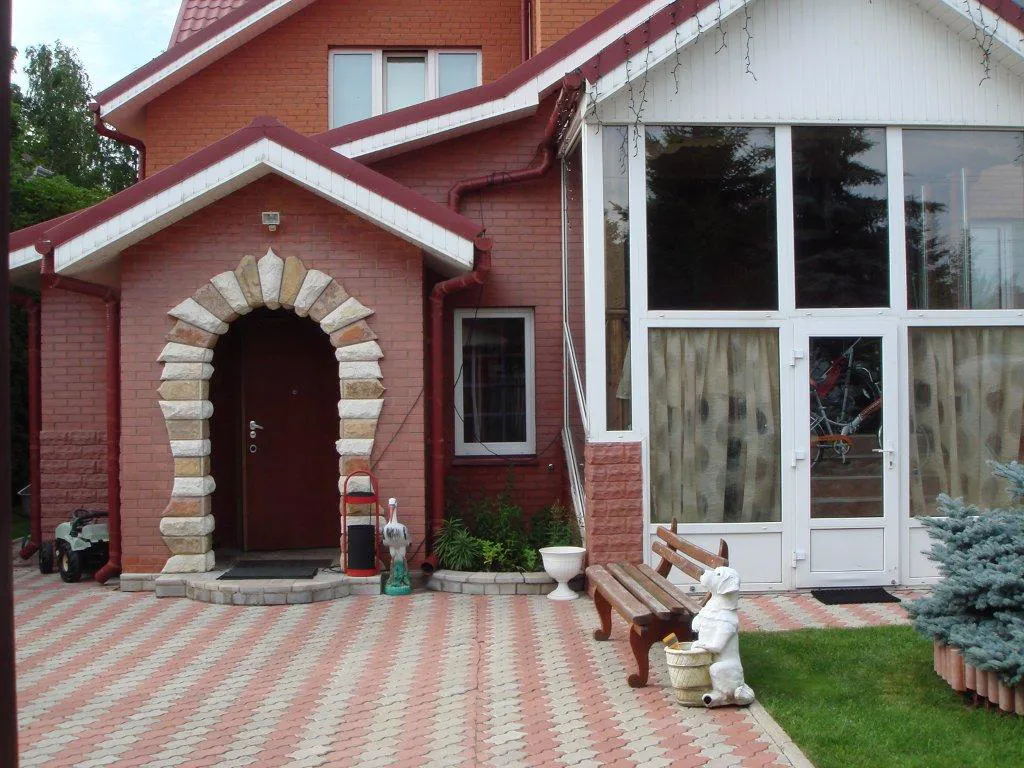 Кирпичный дом с аркой, фото 3