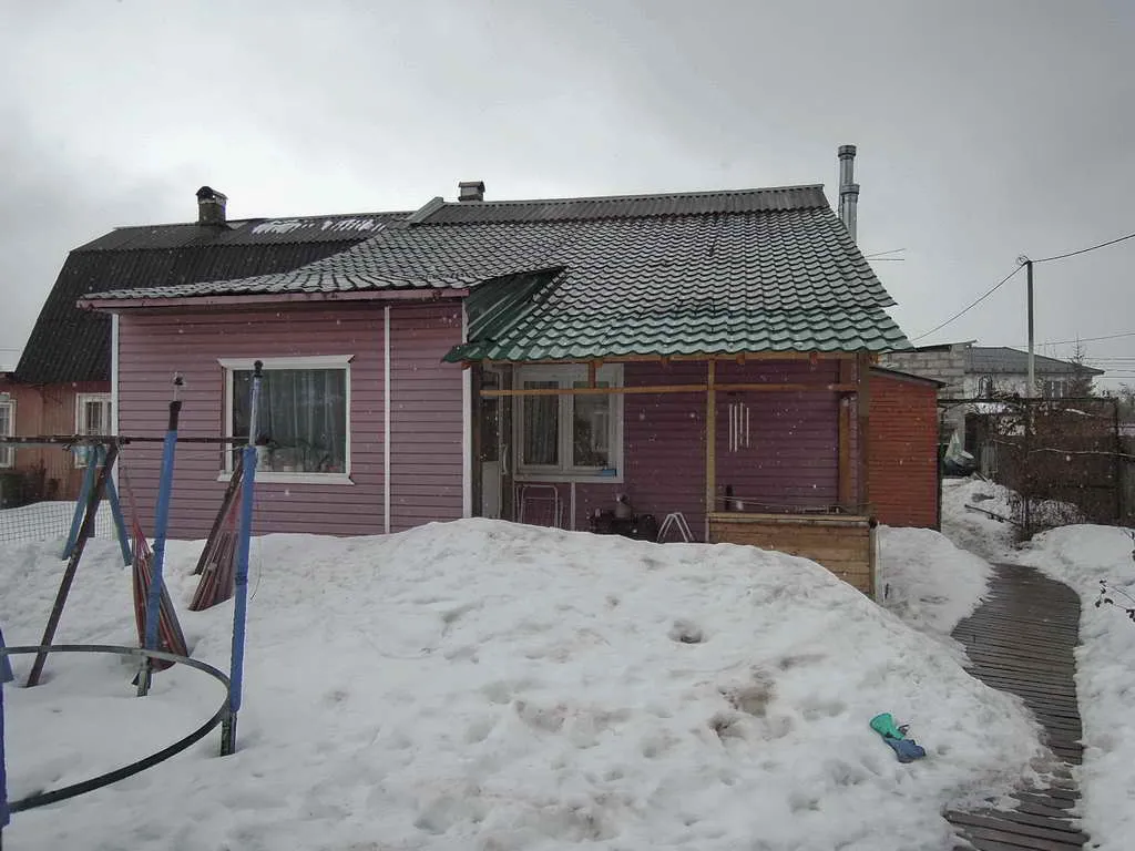 Ряд гаражей с граффити, фото 18
