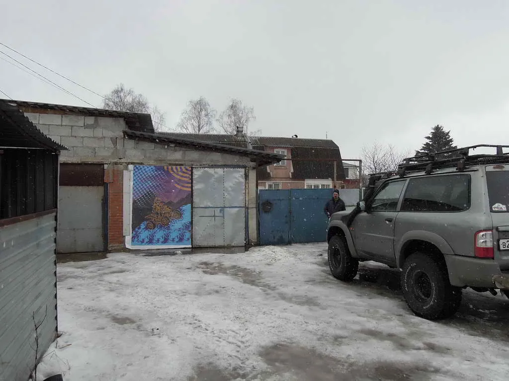 Ряд гаражей с граффити, фото 1