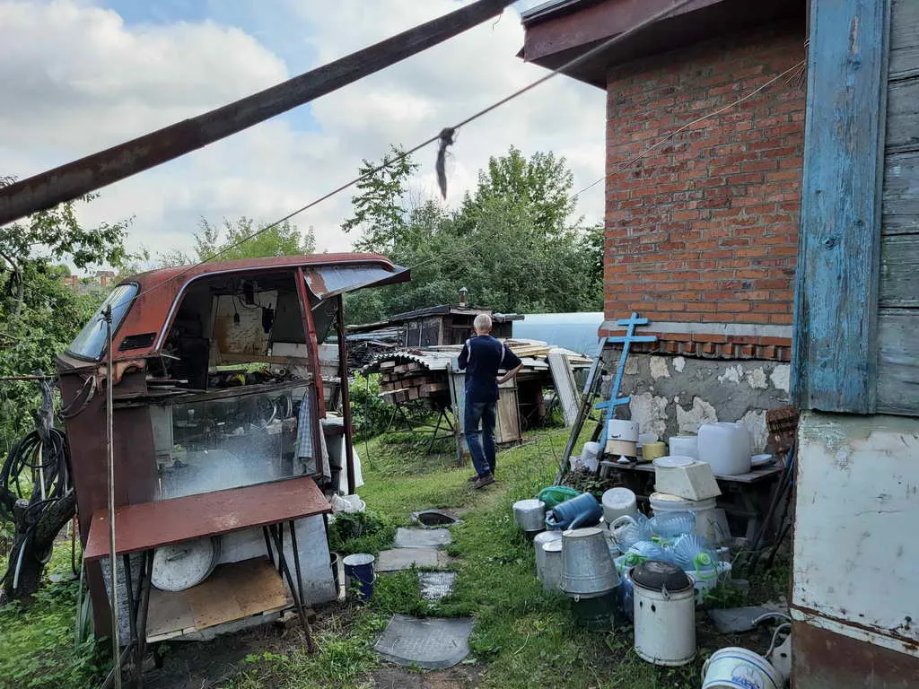 Резная изба с пристроем, фото 17
