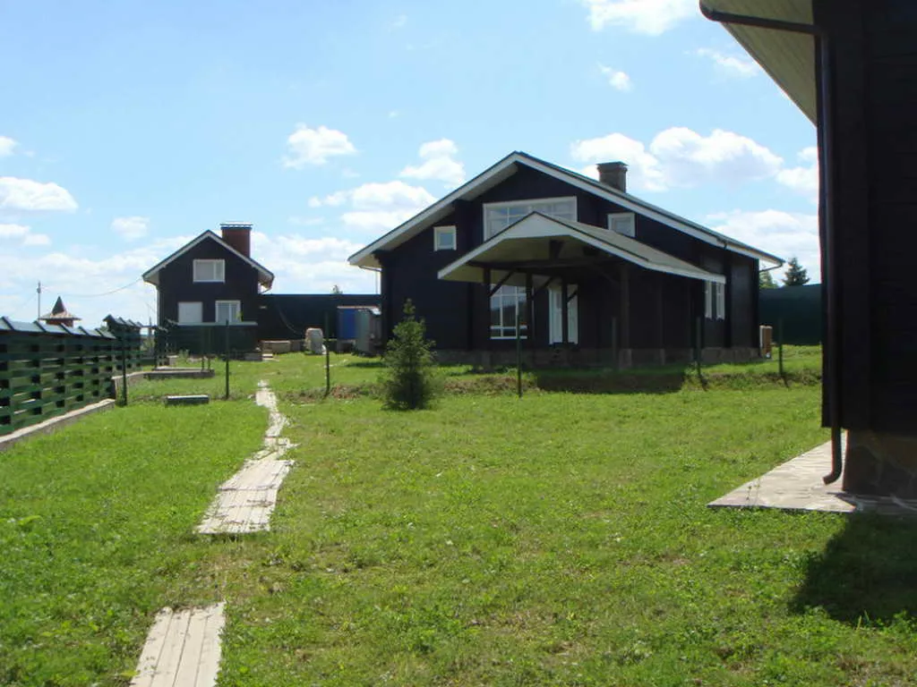Загородный дом с зелёной крышей, фото 9