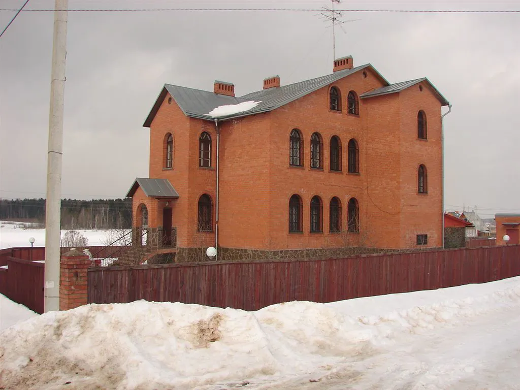 Загородный кирпичный особняк, фото 1