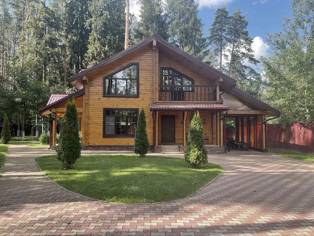 Деревянный дом в соснах, фото 4