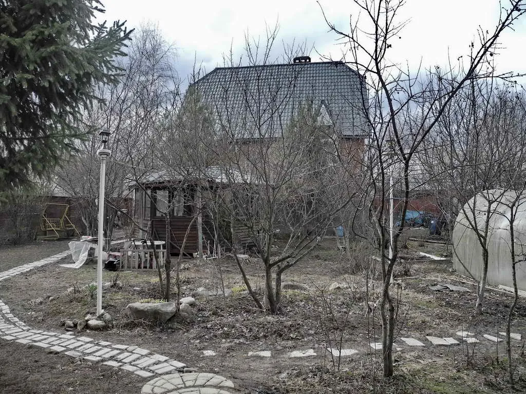 Дача с беседкой на участке, фото 1