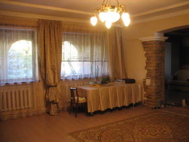 Рустикальный дом с баром, фото 1