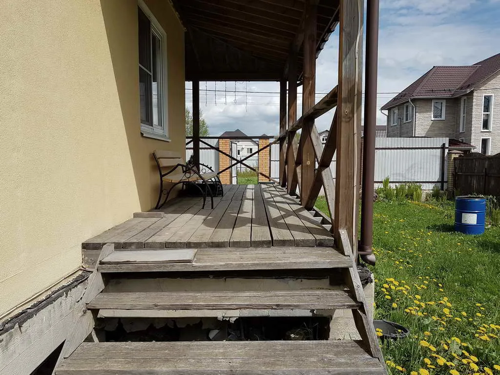 Желтый дом с верандой, фото 19