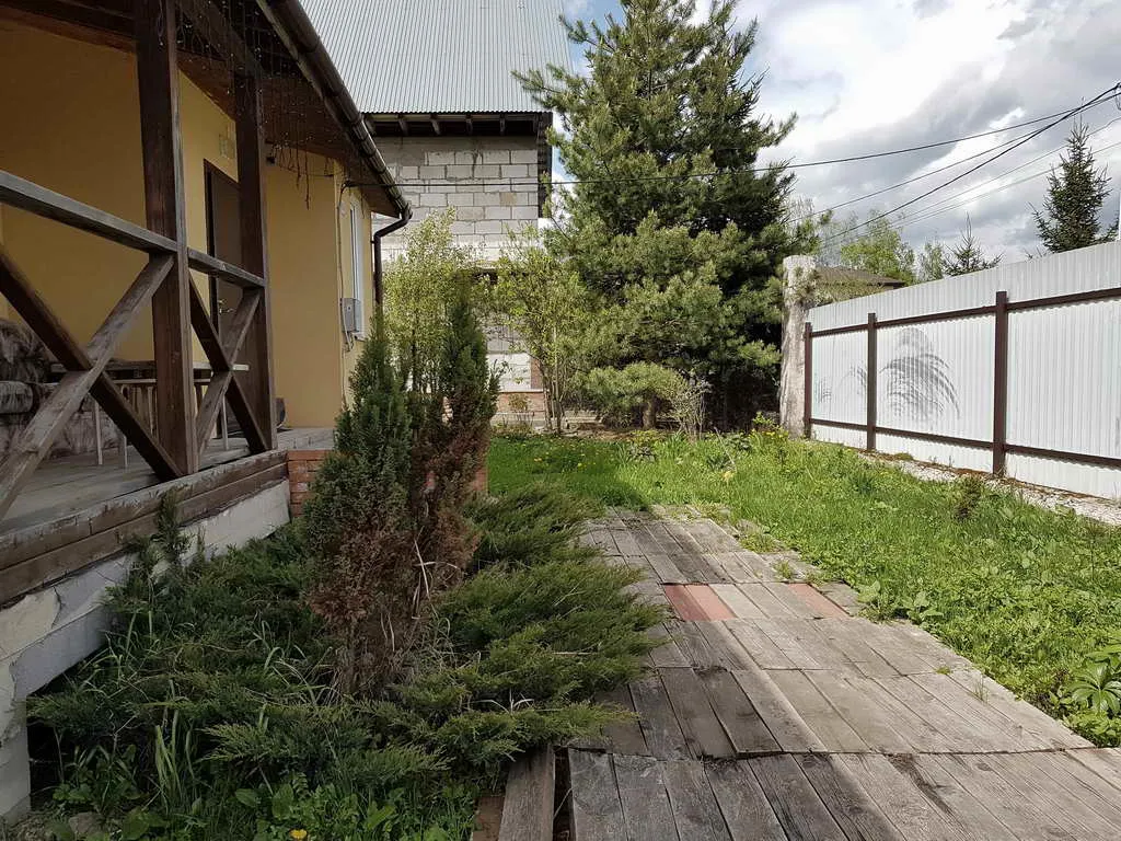 Желтый дом с верандой, фото 21