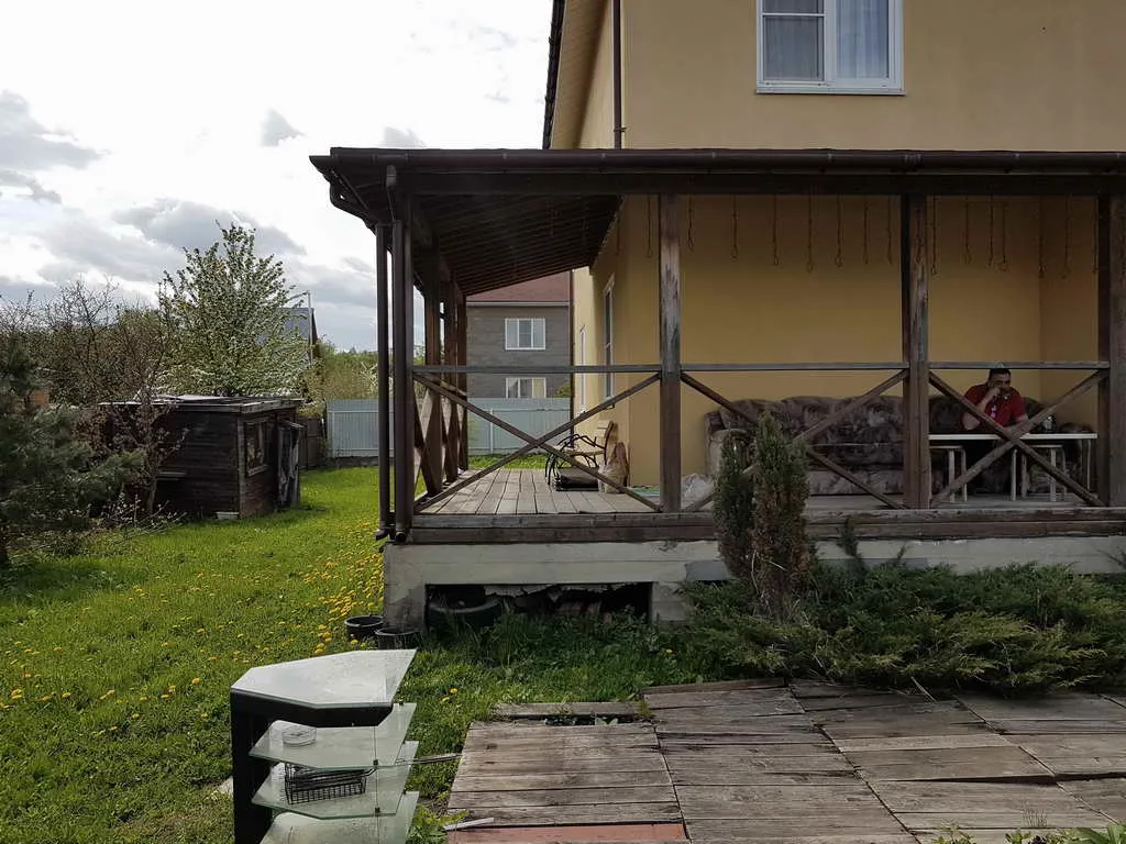 Желтый дом с верандой, фото 3