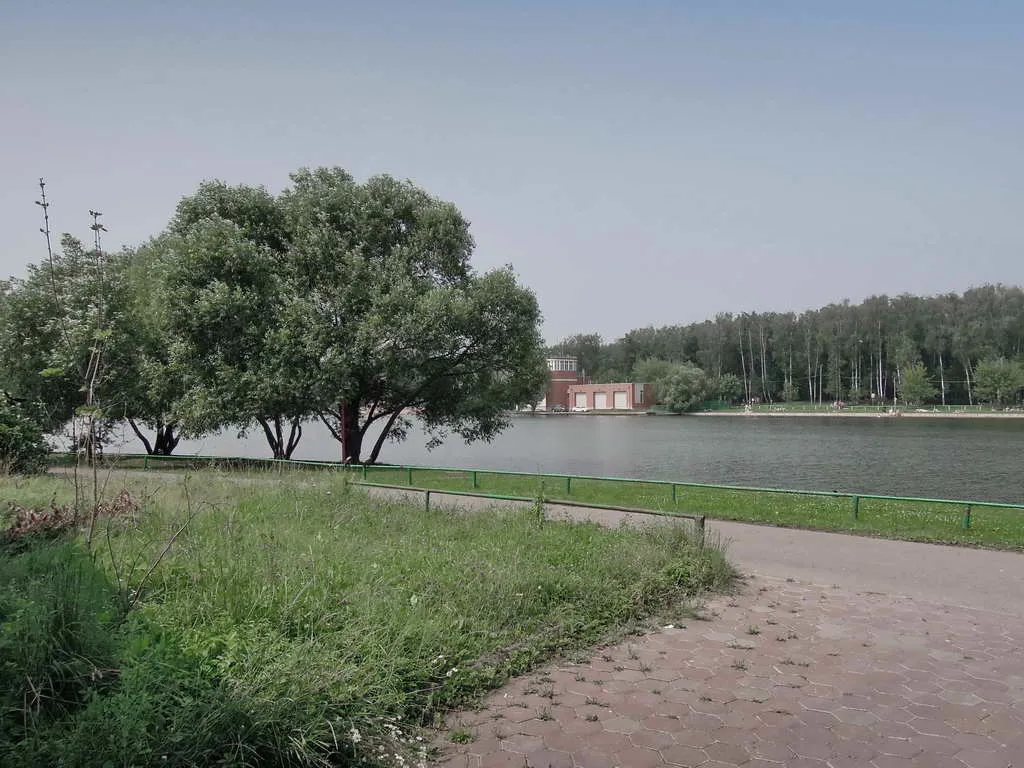 Каменный дом у озера, фото 2