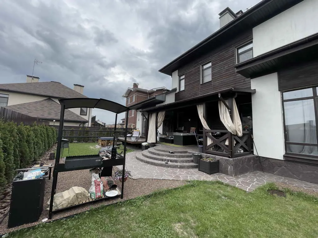 Современный дом с детской площадкой, фото 14