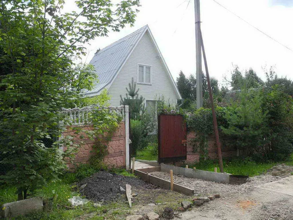 Дача с красным забором, фото 1