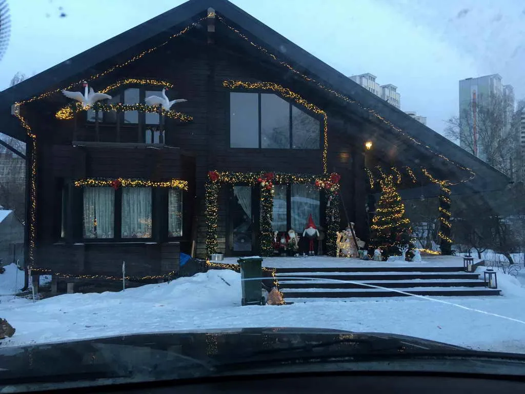 Резной дом со сказочной подсветкой, фото 2