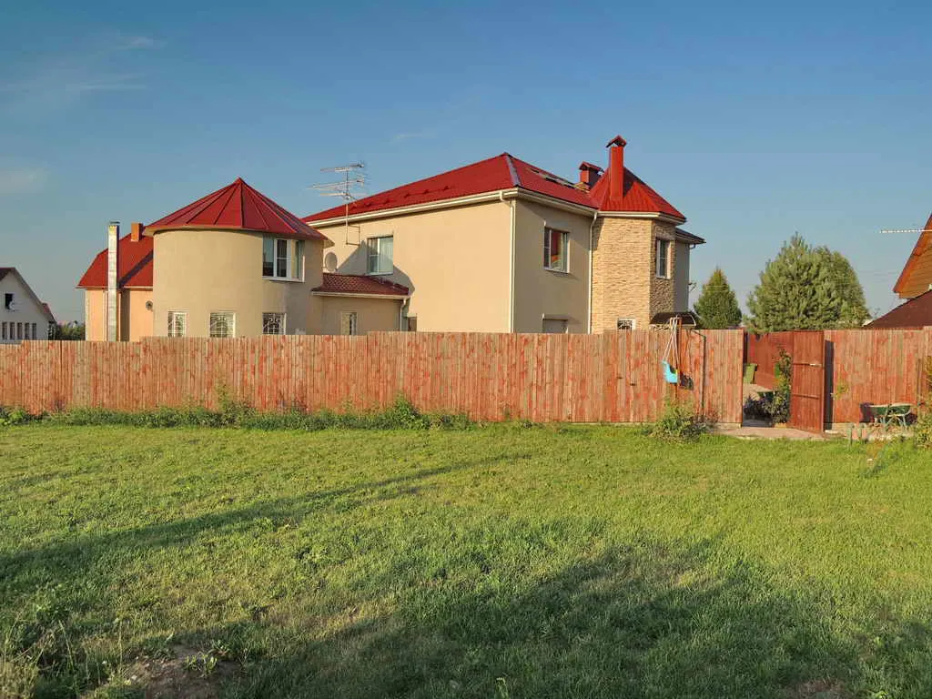 Каменный дом с двором, фото 10