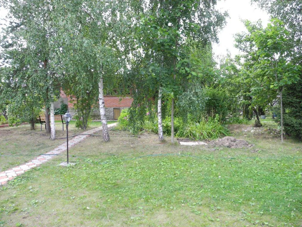 Кирпичная дача в зелени, фото 11