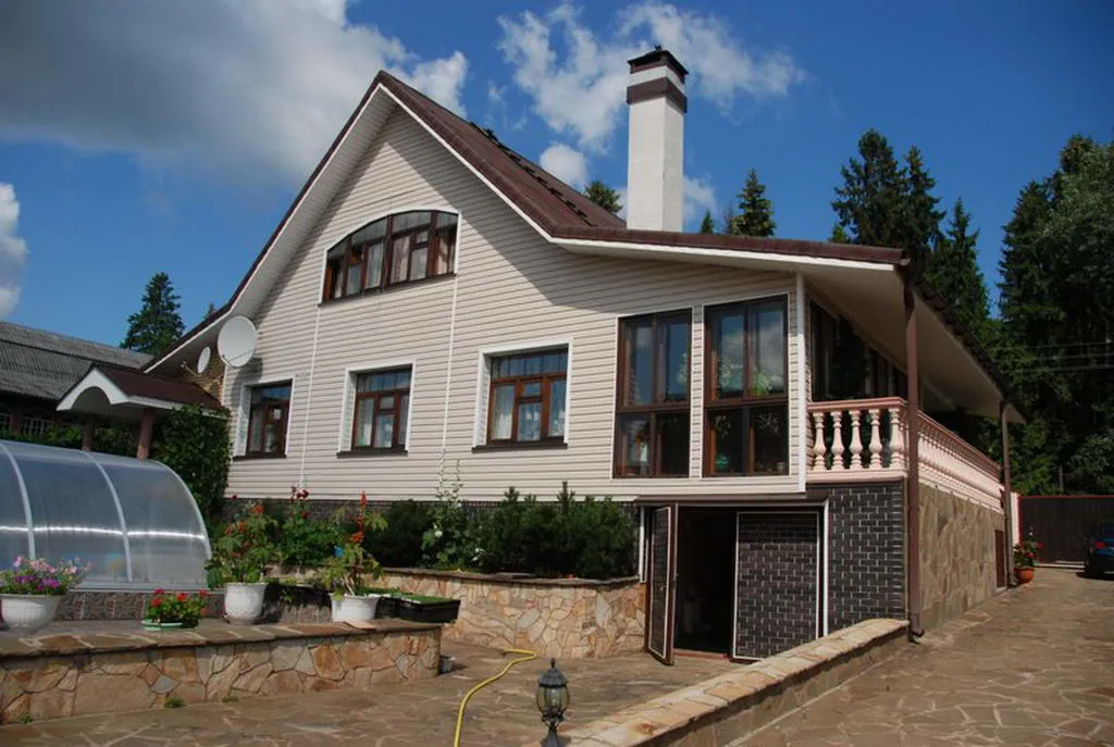 Дача с крытым бассейном, фото 1