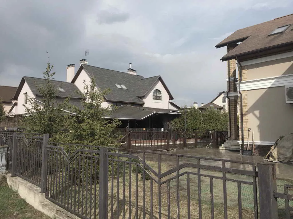 Загородный дом с балконом, фото 7