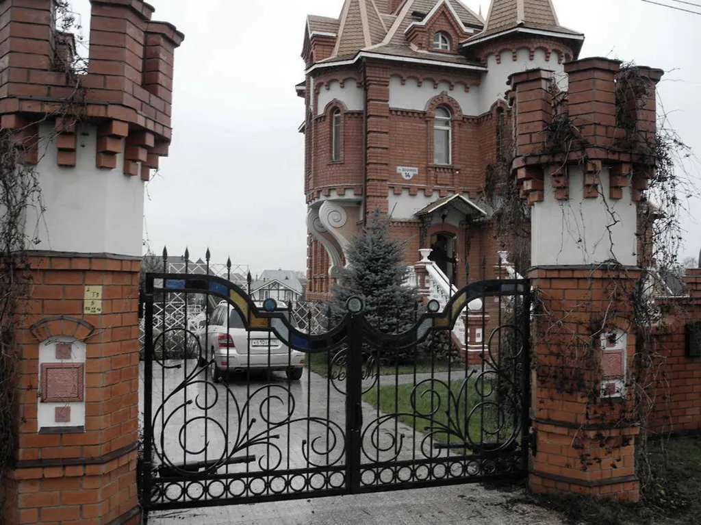 Замок в пригороде, фото 7