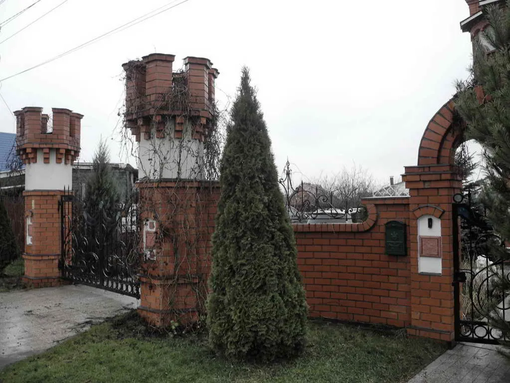 Замок в пригороде, фото 8