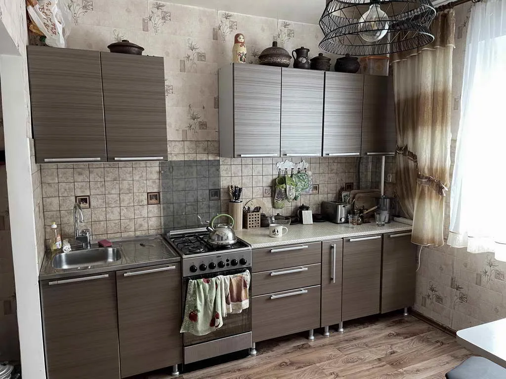 Квартира с темной мебелью, фото 17