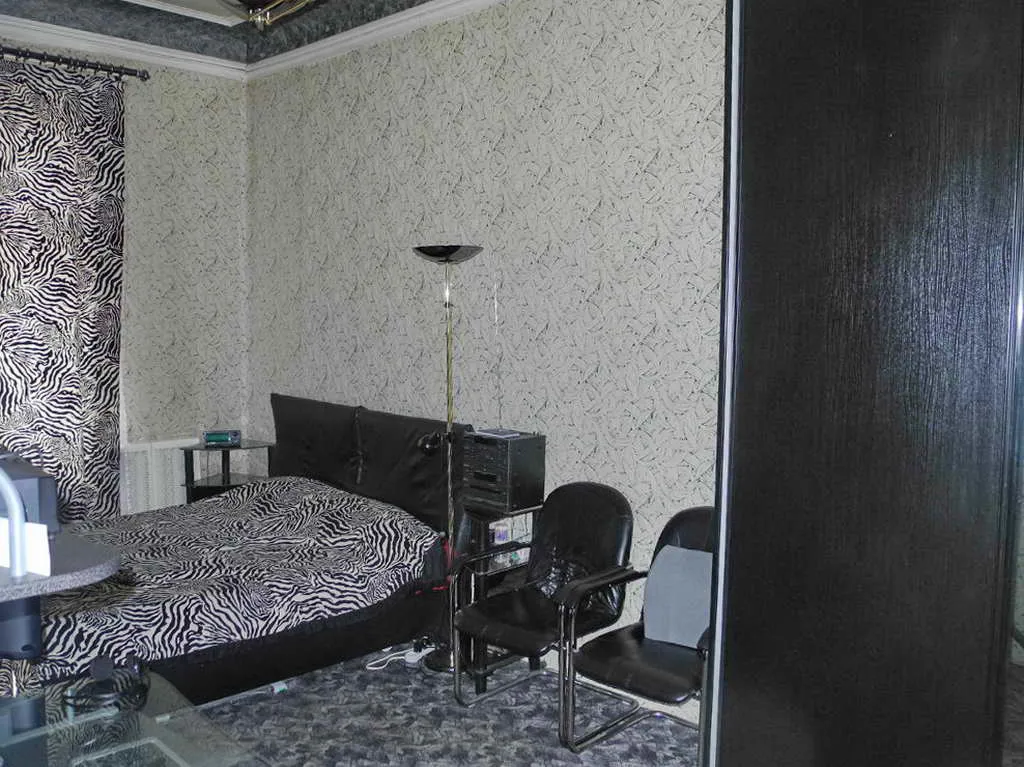 Сталинка с узорными обоями, фото 11