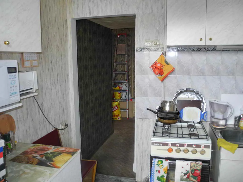 Сталинка с узорными обоями, фото 23