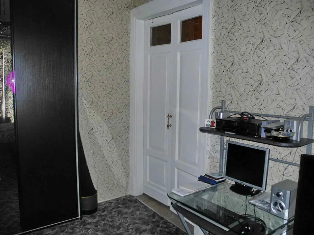 Сталинка с узорными обоями, фото 16