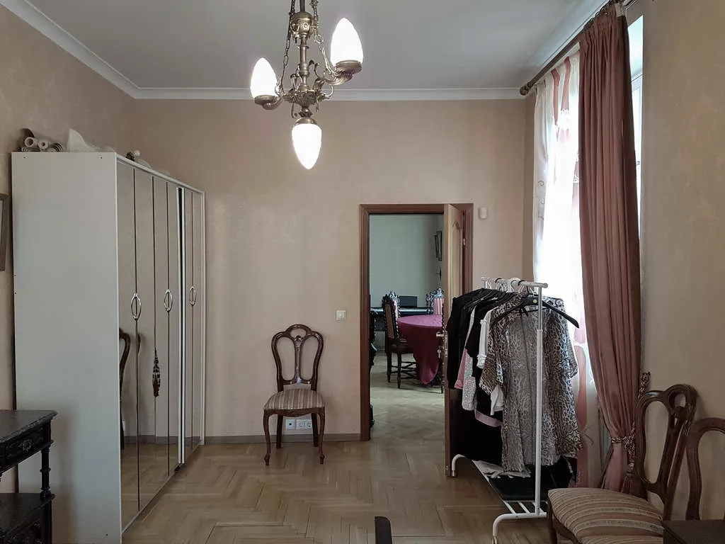 Сталинка с эркером и видом, фото 21