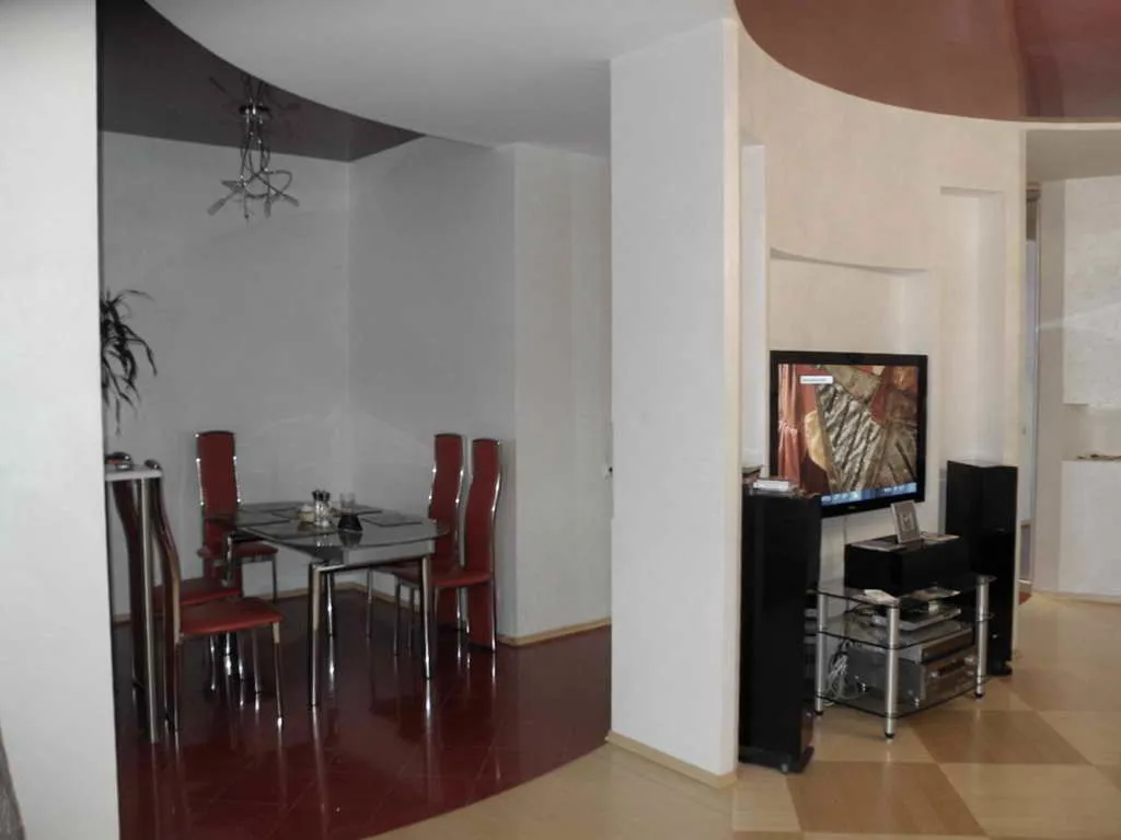 Сталинка с красным потолком, фото 10