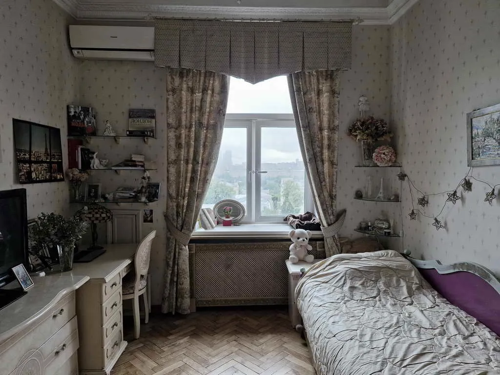 Сталинка с витражами, фото 12