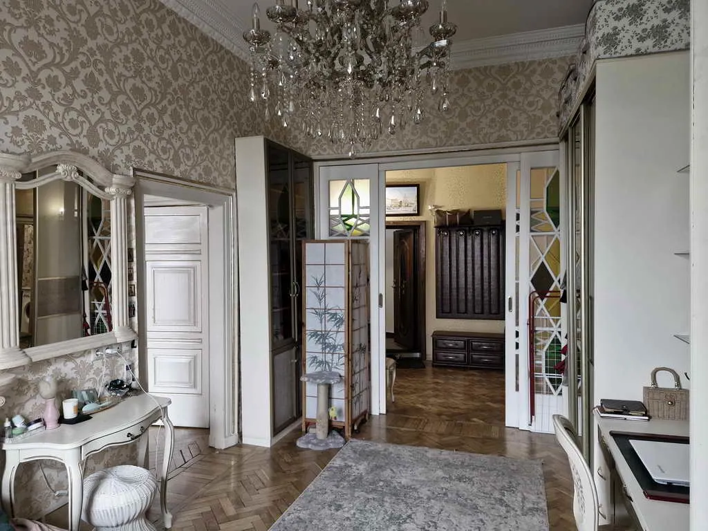 Сталинка с витражами, фото 9
