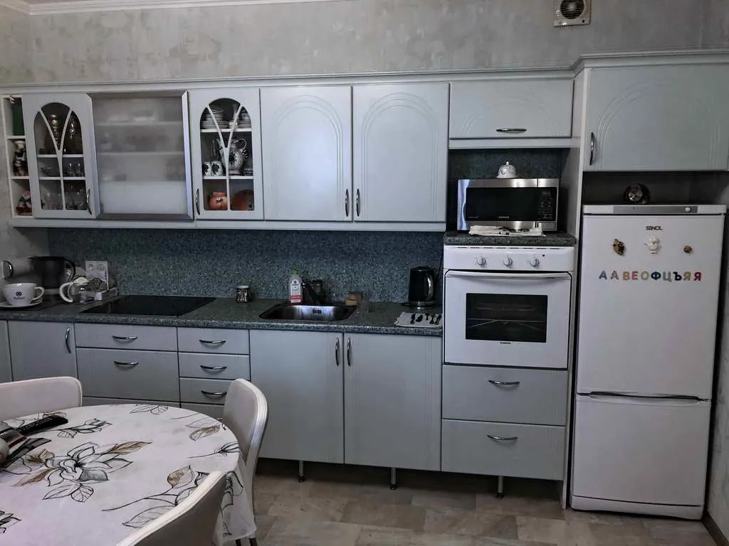 Квартира с золотыми обоями, фото 16