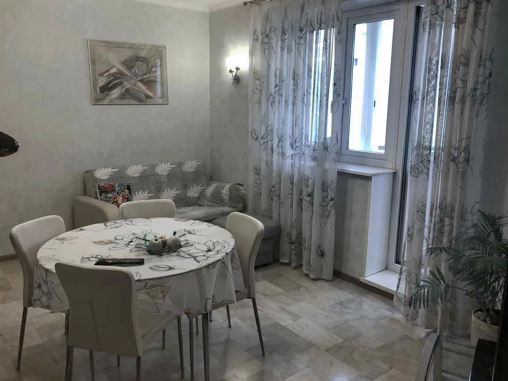 Квартира с золотыми обоями, фото 12
