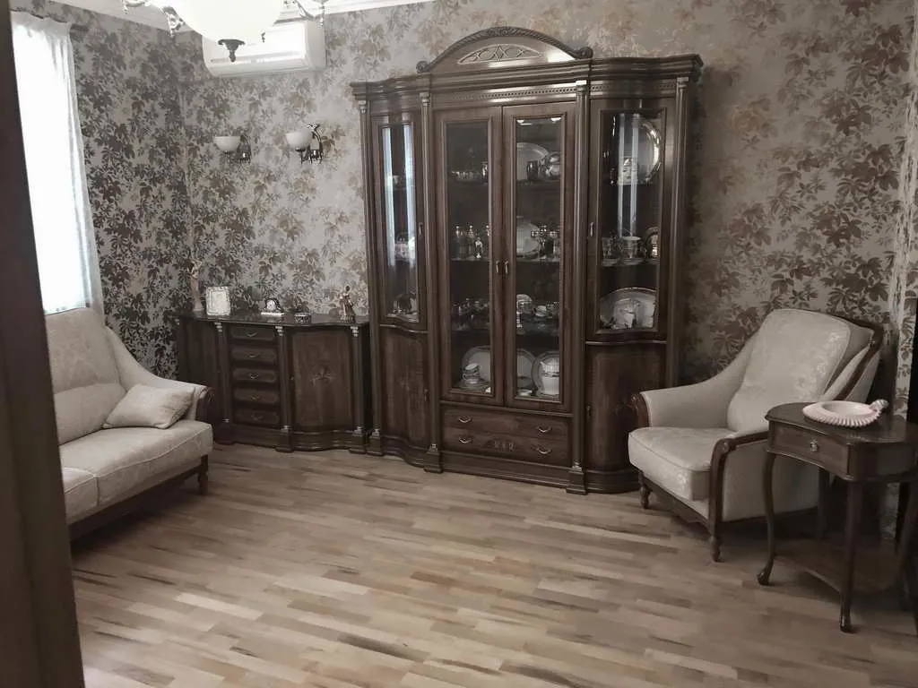 Квартира с золотыми обоями, фото 3