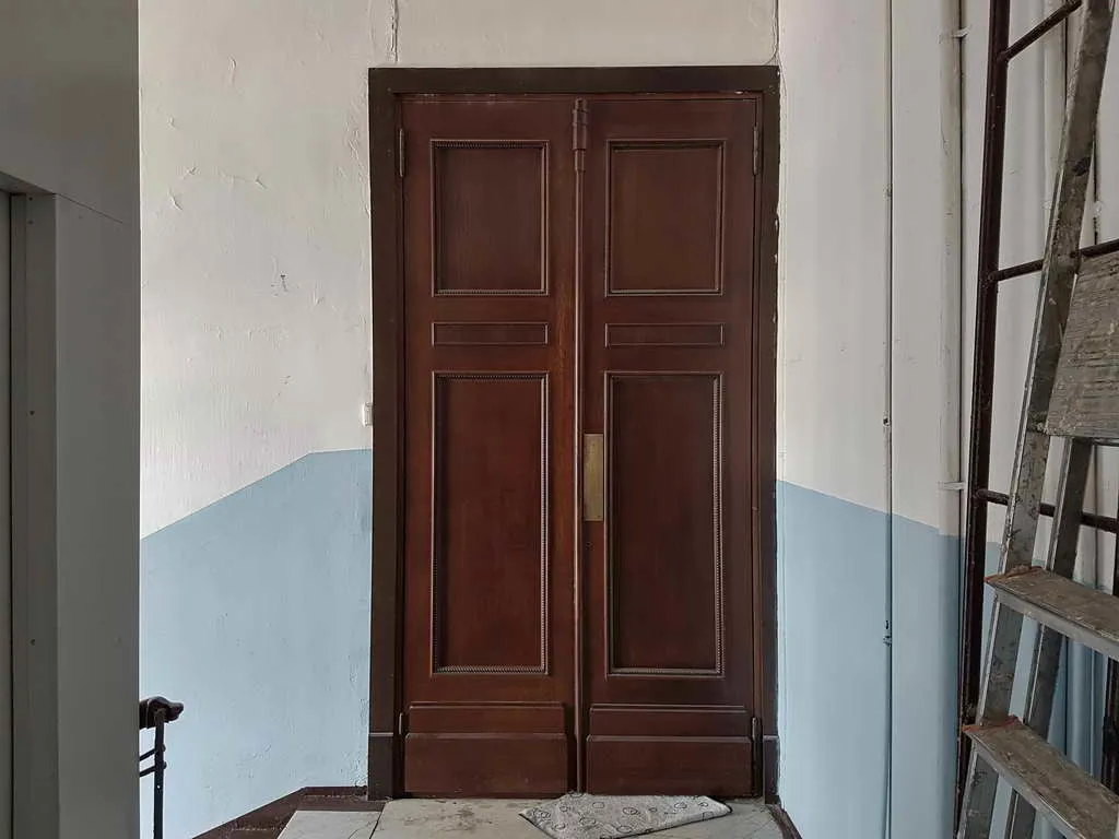Сталинка с резными дверями, фото 1